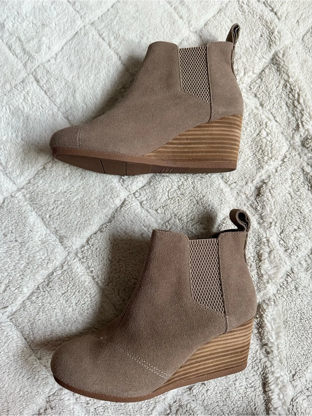 TOMS | Bailey Women's Wedge Ankle Boots Suede Warm Taupe | Size 6.5